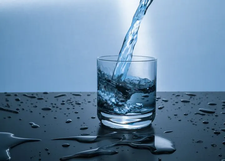 اهمیت نوشیدن آب